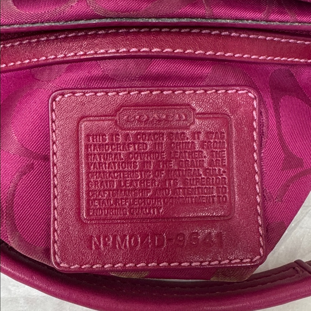 Coach Soho Demi Hobo Hot Pink Leather Vintage Small Shoulder Bag Y2K 9541 Rare - Picture 13 of 14